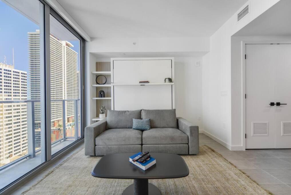 Wonderful Studio Apartment With Great Views And Pool Маями Екстериор снимка