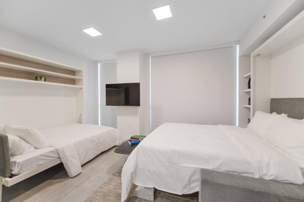 Wonderful Studio Apartment With Great Views And Pool Маями Екстериор снимка